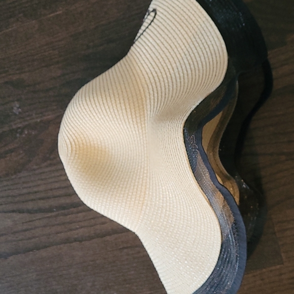 Instagramable beach hat. - Picture 5 of 7